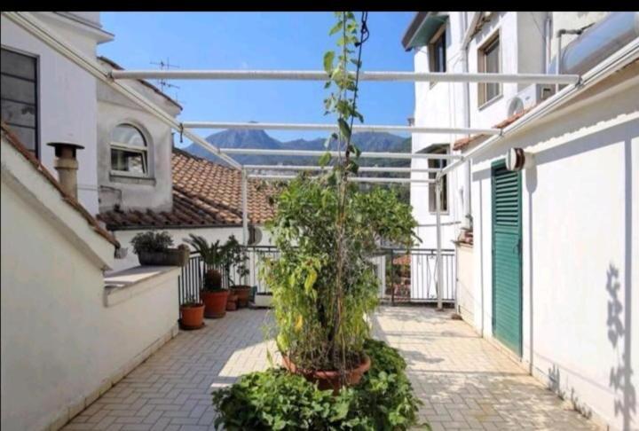 Apartamento Bb Al Centro Di Vietri Exterior foto