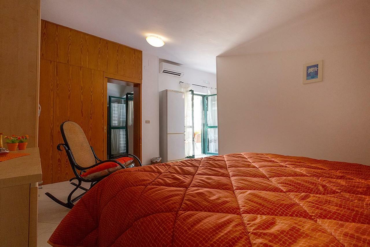 Apartamento Bb Al Centro Di Vietri Exterior foto